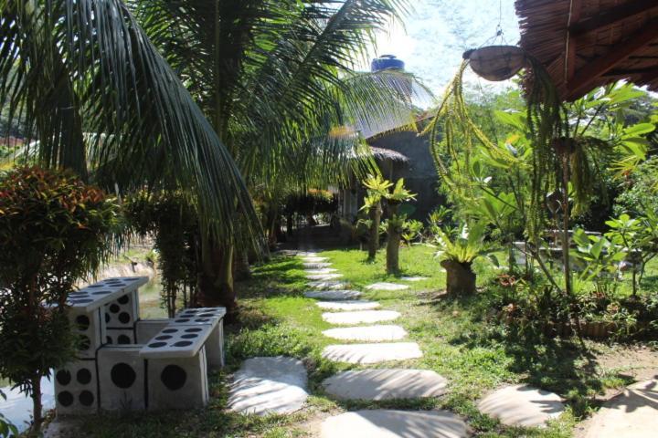 Eco Trekking Lodge, Bar & Jungle Tour'S Bukit Lawang Kültér fotó
